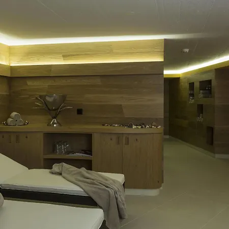 Hotel Cervo 3*