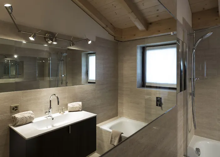 切萨马古酒店 3*